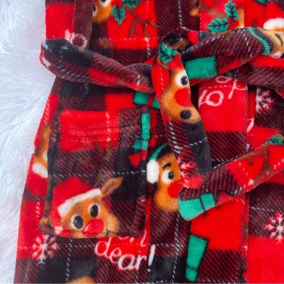 Rudolph Christmas Bathrobe - Picture 4 of 12